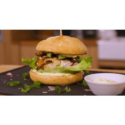 burger maison camembert et ketchup maison - Le Commerce - LE CROTOY